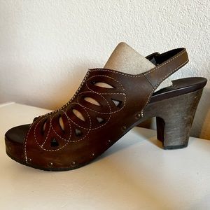 Sz 10 Dansko Rowena Crazy Horse Leather Clog High Heel Sandals